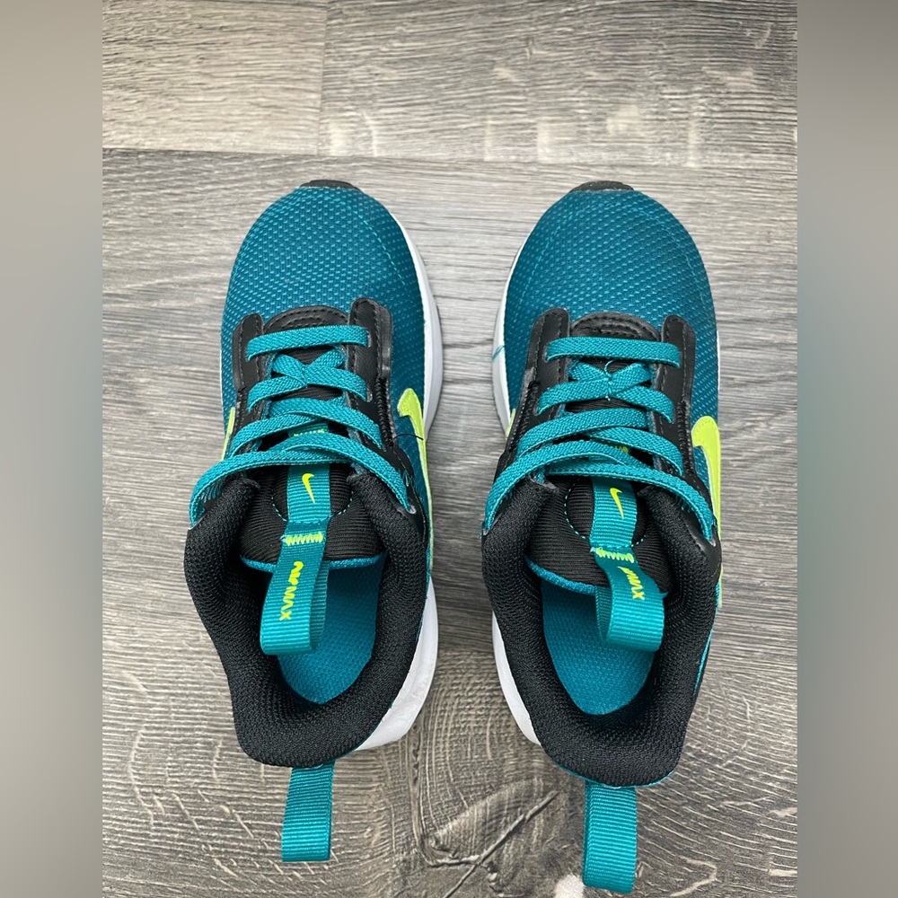 Nike Air Max INTRLK Lite Kids Size 9.5c toddler